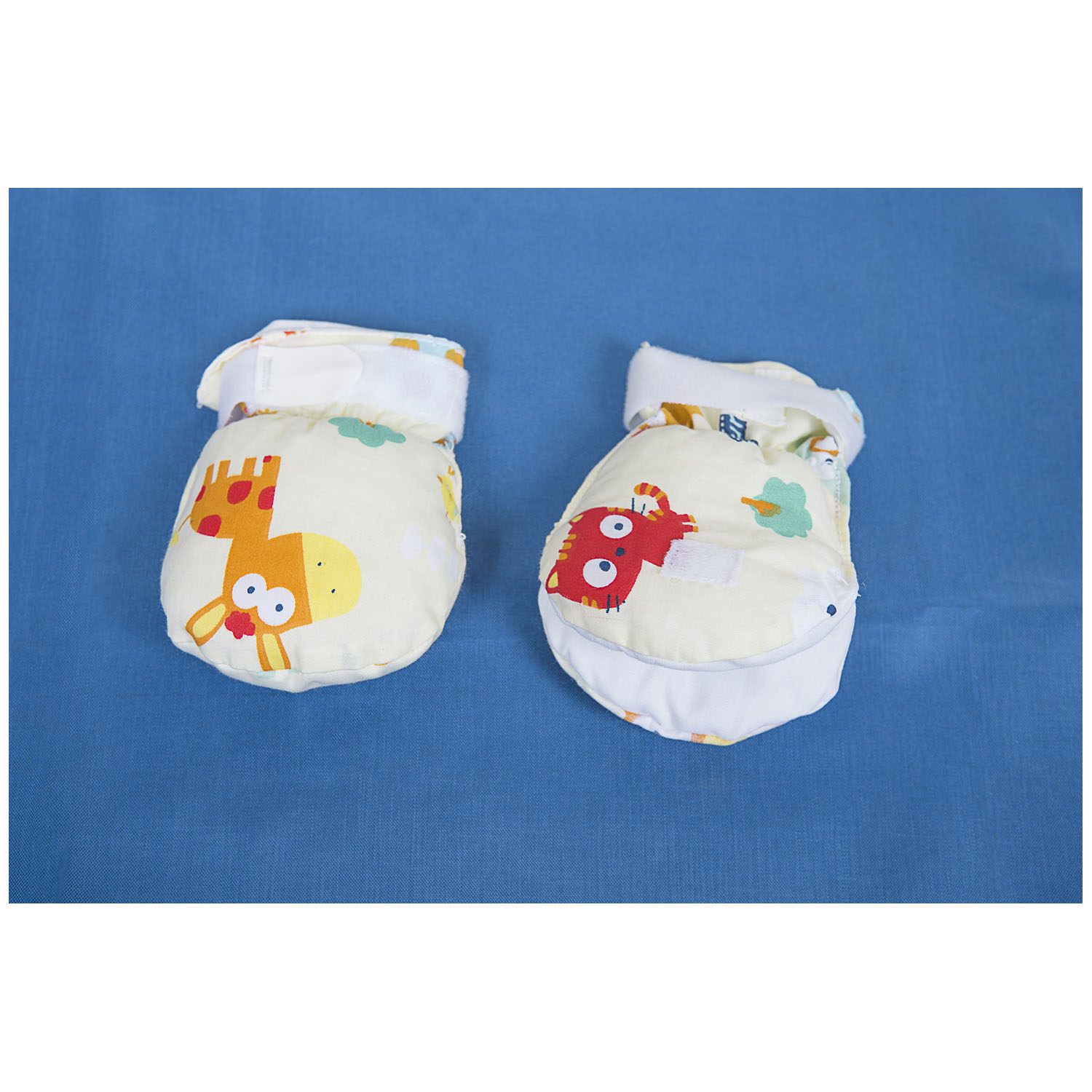 MEDI-TECH INTERNATIONAL PROTECTIVE MITTS Pediatric Mitts, Double Padded, Flap To View Fingers , Latex-Free, Infant (0-1 year) Medi-Tech International Corp MTPM391S